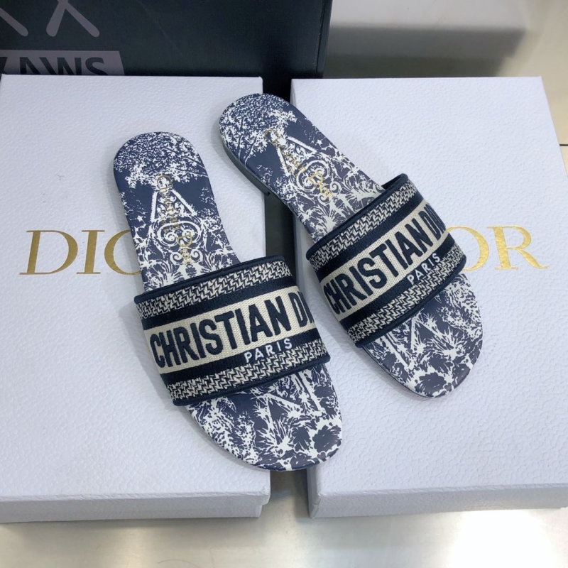 ch**an D*or slippers